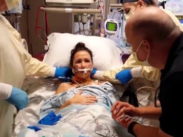 "Siento como si volara": la reacción de una mujer al respirar por primera vez tras un trasplante de pulmón "Siento como si volara": la reacción de una mujer al respirar por primera vez tras un trasplante de pulmón
