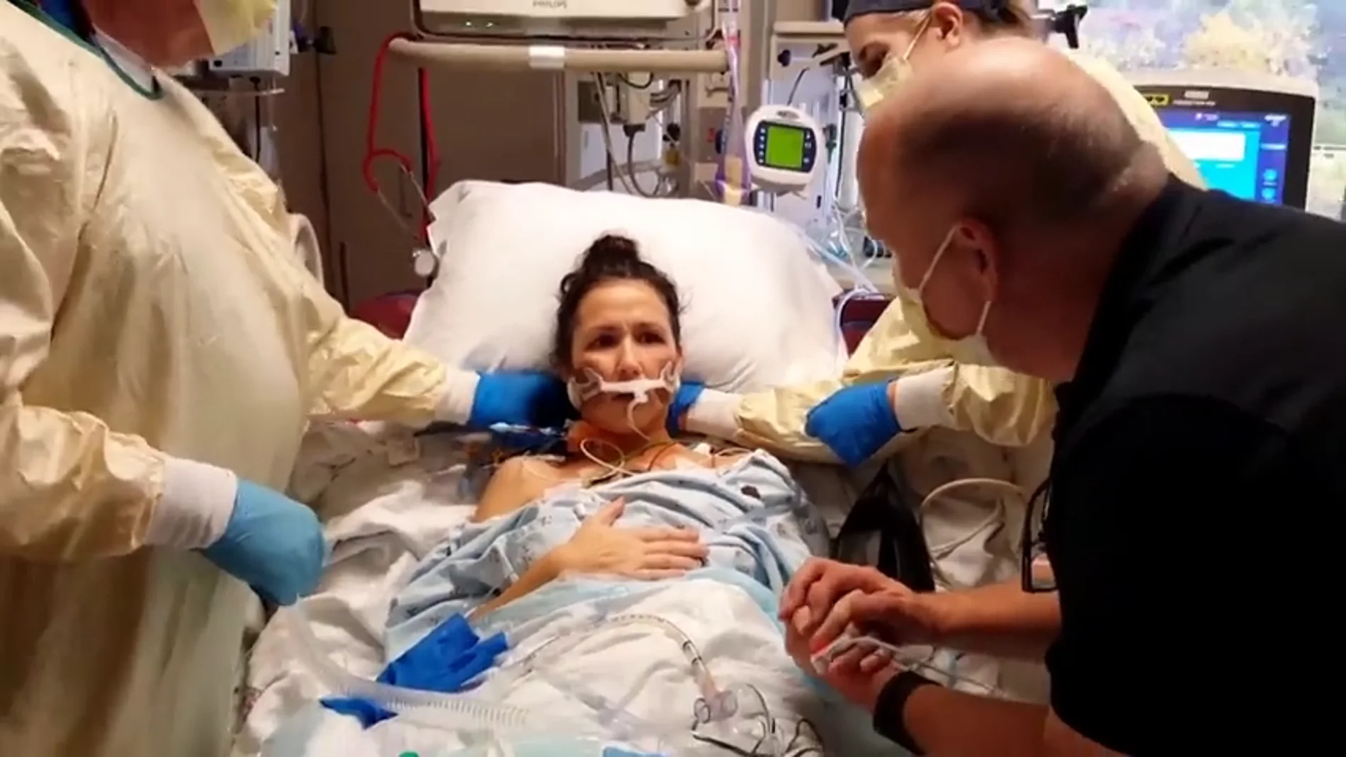 "Siento como si volara": la reacción de una mujer al respirar por primera vez tras un trasplante de pulmón