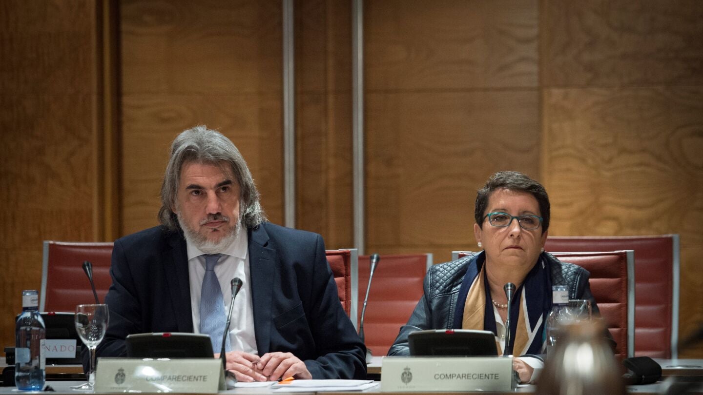 A la izquierda, Alberto Ganga, abogado de la plataforma Garant&iacute;as Ciudadanas