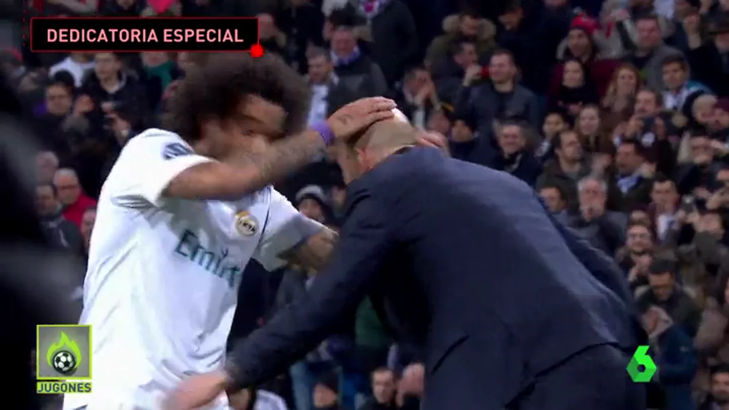 La plantilla del Real Madrid arropa a Zidane tras la victoria ante el PSG: "Estamos a muerte con él" La plantilla del Real Madrid arropa a Zidane tras la victoria ante el PSG: "Estamos a muerte con él"