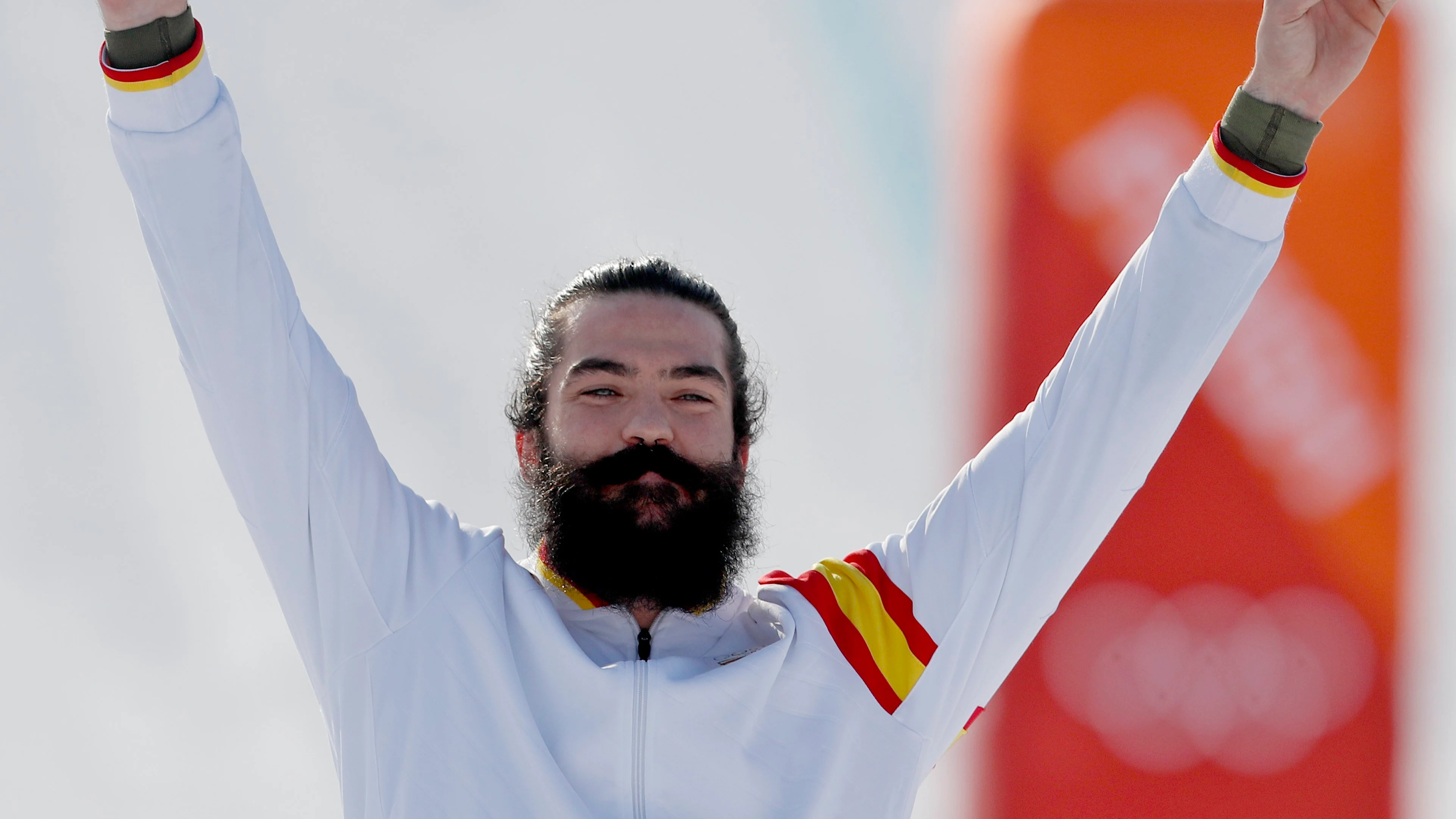 Regino Hernández celebra su bronce