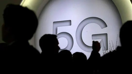 Cartel que anuncia la nueva tecnología 5G en el Mobile World Congress (MWC) Cartel que anuncia la nueva tecnología 5G en el Mobile World Congress (MWC)