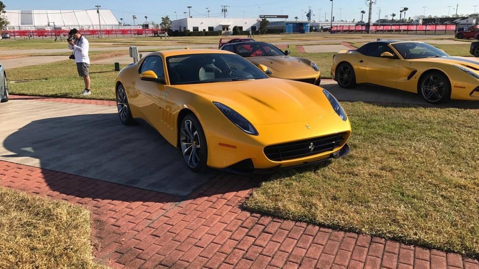 ferrari-sp275-rw-competizione-2016-004.jpg