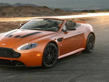 Aston_Martin-V12_Vantage_S_Roadster_2015_00.jpg Aston_Martin-V12_Vantage_S_Roadster_2015_00.jpg