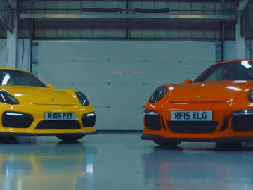 Porsche_911_GT3_rs_vs_cayman_gt4_1215_00.jpg Porsche_911_GT3_rs_vs_cayman_gt4_1215_00.jpg