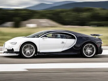 fabrica-bugatti-chiron-2017-007.jpg fabrica-bugatti-chiron-2017-007.jpg