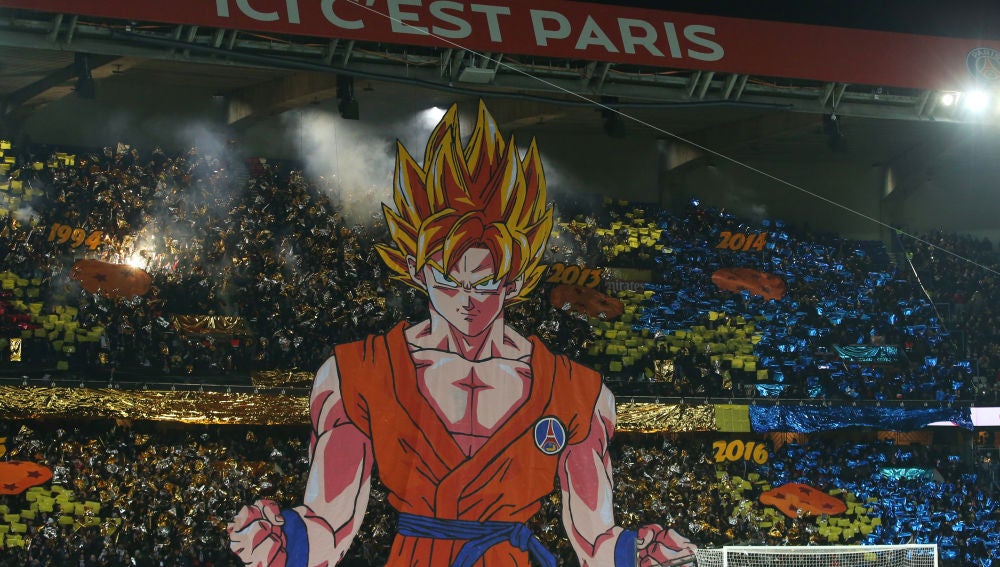 Goku, en la grada del PSG