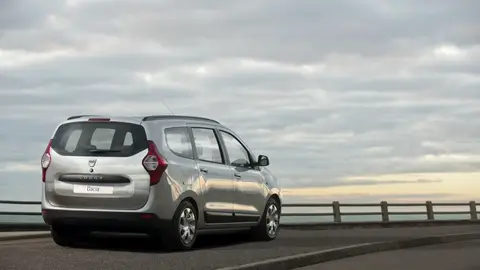 dacia-lodgy18.jpg dacia-lodgy18