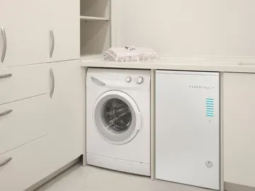 renault-and-powervault-storage.jpg renault-and-powervault-storage.jpg