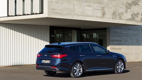 kia-optima-sportswagon13