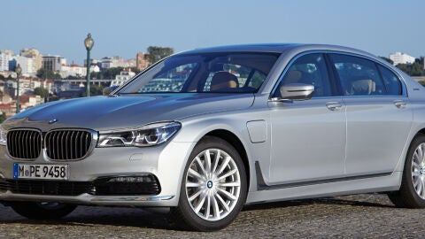 BMW_Serie_7_740Le_2015_DM_1