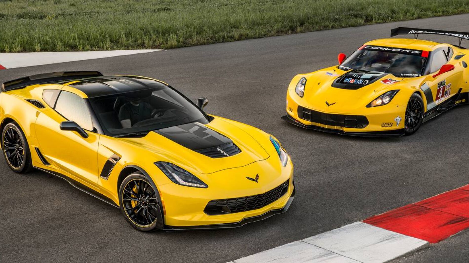 2016-Chevrolet-CorvetteZ06-C7R-Edition-005.jpg