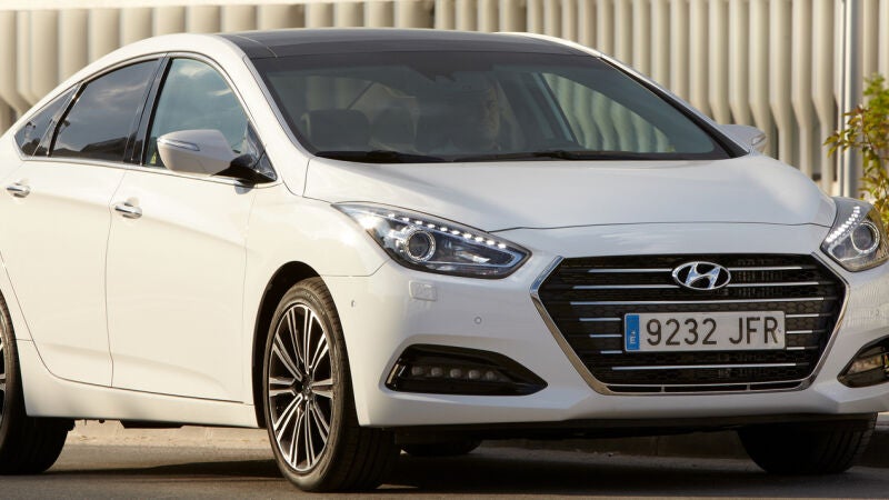 Hyundai i40: Elegancia y dinamismo en formato clásico