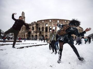 Coliseo Romano nevado