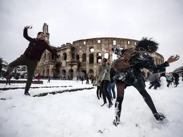 Coliseo Romano nevado Coliseo Romano nevado