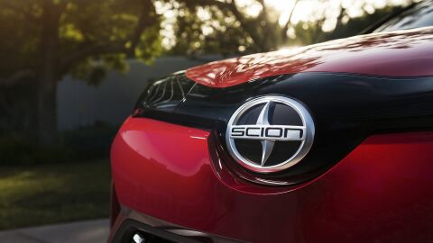 scion-cierre-toyota-0216-02
