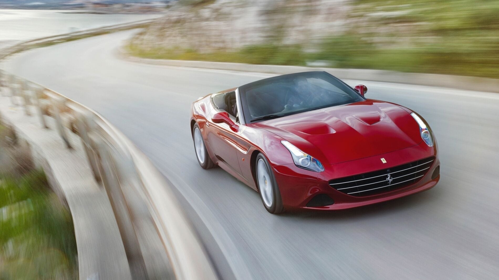 ferrari-california-t-hs-220116-02.jpg