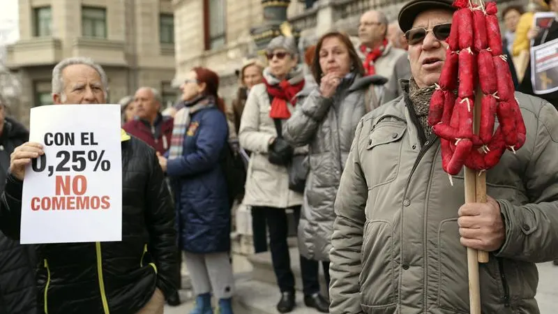 Jubilados se concentran en Bilbao para protestar por las pensiones