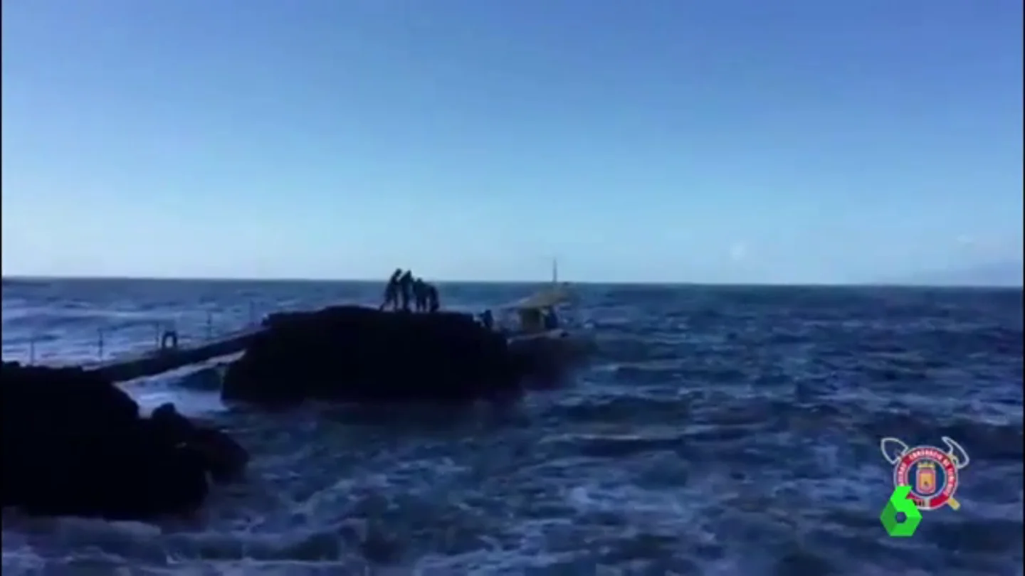 Rescatados los ocho turistas alemanes que pasaron la noche refugiados en una cueva en Tenerife Rescatados los ocho turistas alemanes que pasaron la noche refugiados en una cueva en Tenerife