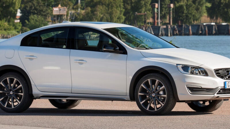 Volvo S60 Cross Country: La única berlina crossover