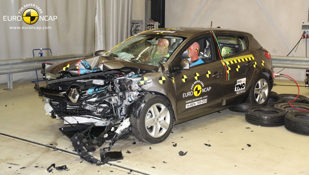 Renault-megane-iii-euroncap-0216-00.jpg