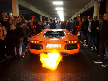 lamborghini-aventador-y-ferrari-458-speciale-blanco-aparcamiento.jpg lamborghini-aventador-y-ferrari-458-speciale-blanco-aparcamiento.jpg