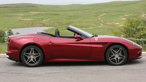 ferrari-california-t-hs-220116-03