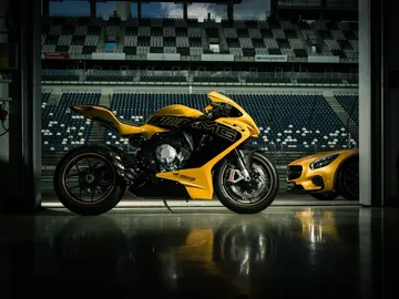 mercedes-amg-mv-agusta-01.jpg mercedes-amg-mv-agusta-01.jpg