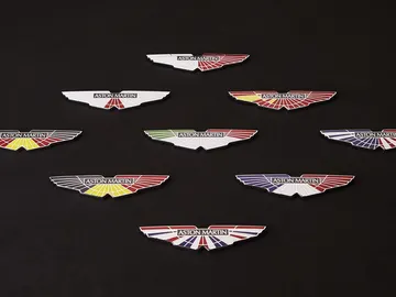 emblema-aston-martin-wec-2016-12.jpg emblema-aston-martin-wec-2016-12.jpg