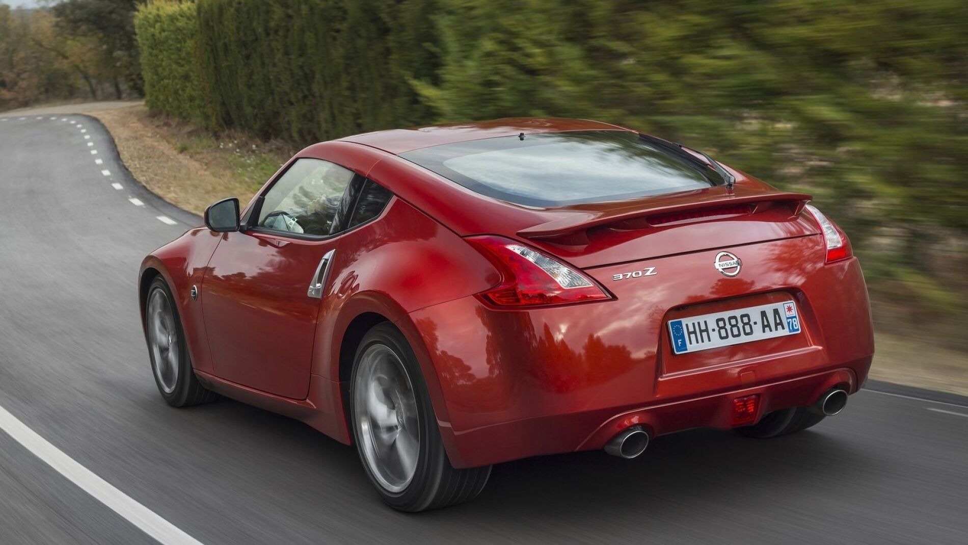 Nissan-370Z_rear.jpg