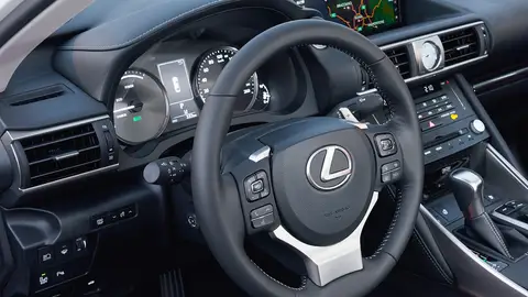 lexus-is-300h-2017-prueba-07.jpg lexus-is-300h-2017-prueba-07