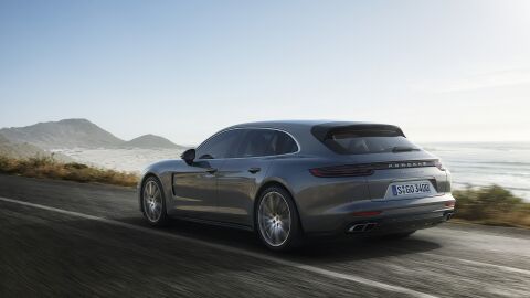 Porsche-Panamera-Sport-Turismo-2017-004