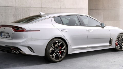 kia_stinger_gt_40