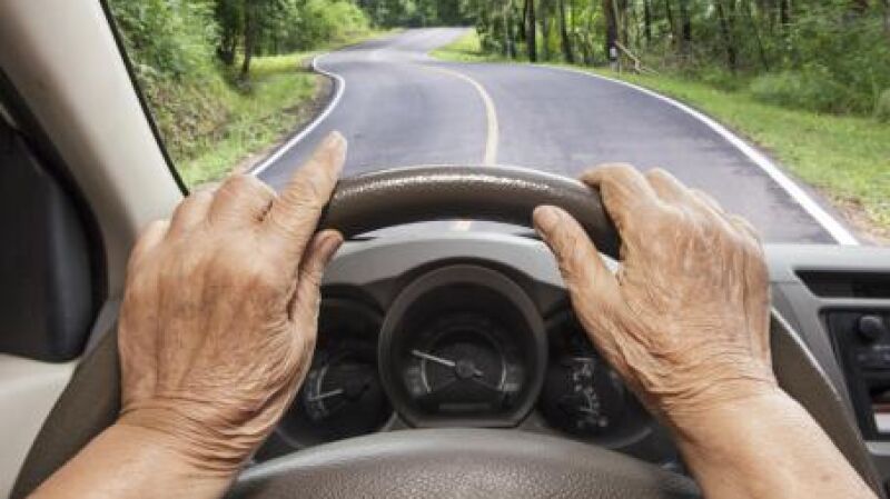 Nuestros vecinos estudian retirar el permiso de conducir a partir de los 75 años