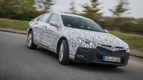 2017-OpelInsignia-02