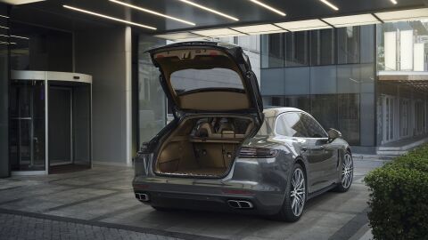 Porsche-Panamera-Sport-Turismo-2017-006