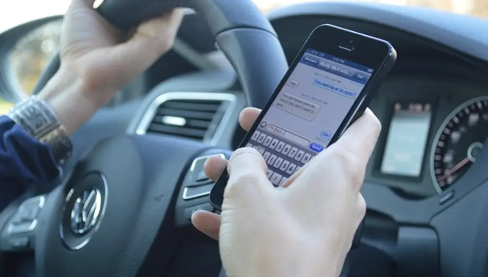texting-while-driving-628.jpg