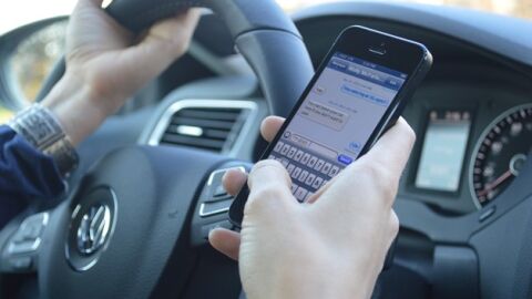 texting-while-driving-628
