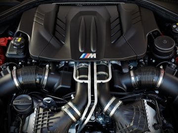 BMW-M6-v8-turbo-2016-01.jpg