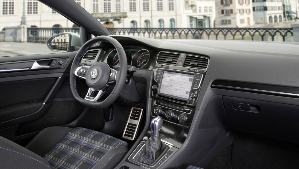 volkswagen-golf-gte-prueba-david-clavero-2016-23.jpg
