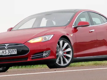 tesla.jpg tesla.jpg