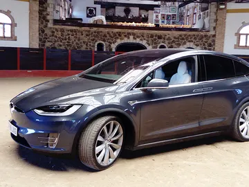 MODEL-X_6.jpg MODEL-X_6.jpg