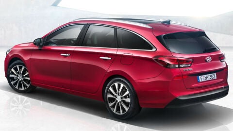0hyundai_i30_wagon_23