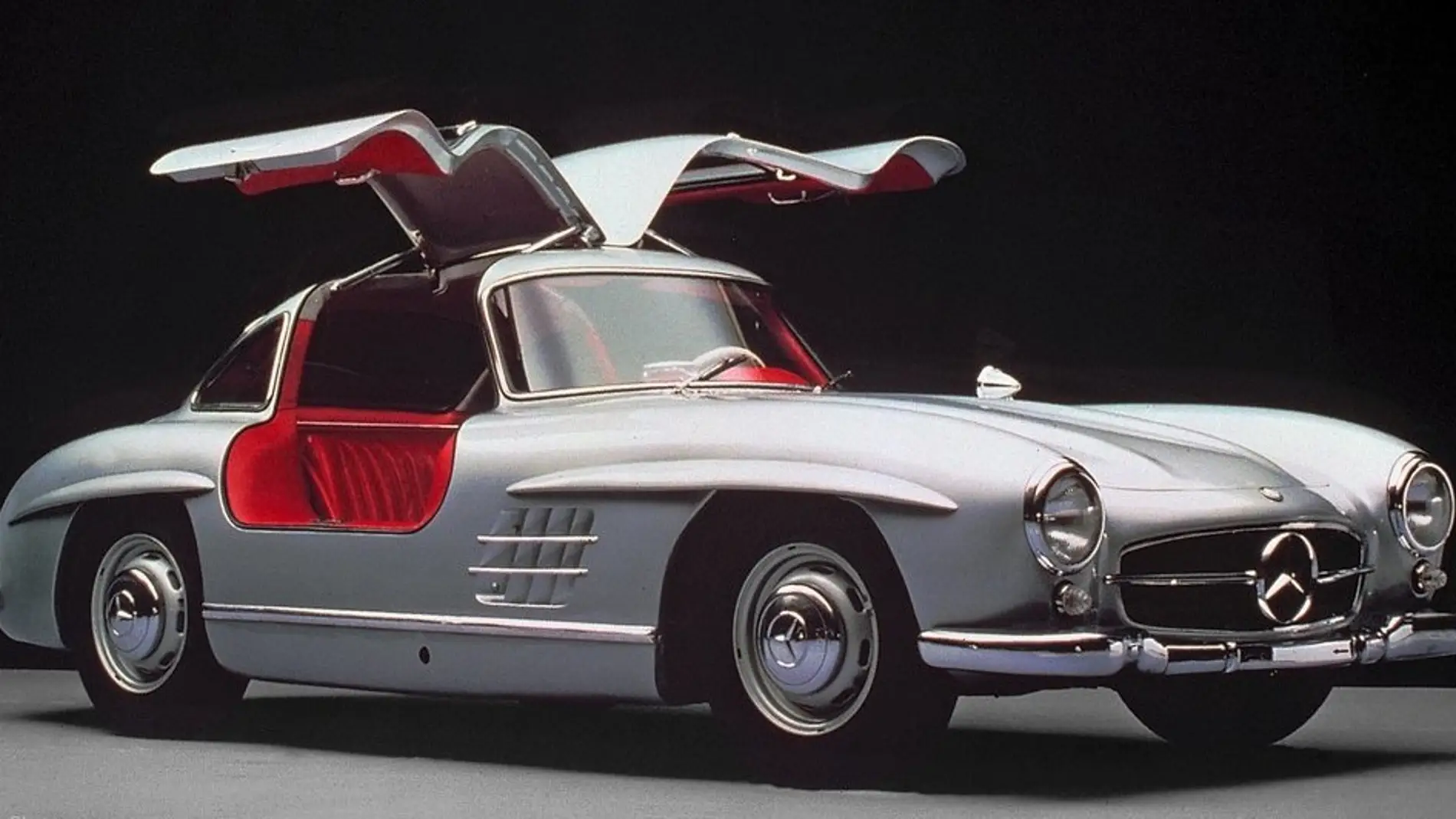 Mercedes-Benz-300_SL_Gullwing-1954-1024-06-e1480066774201.jpg