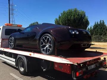 Bugatti-veyron-Cristiano-ronaldo-2016-01.jpg Bugatti-veyron-Cristiano-ronaldo-2016-01.jpg
