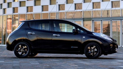nissan_leaf_black_edition_1