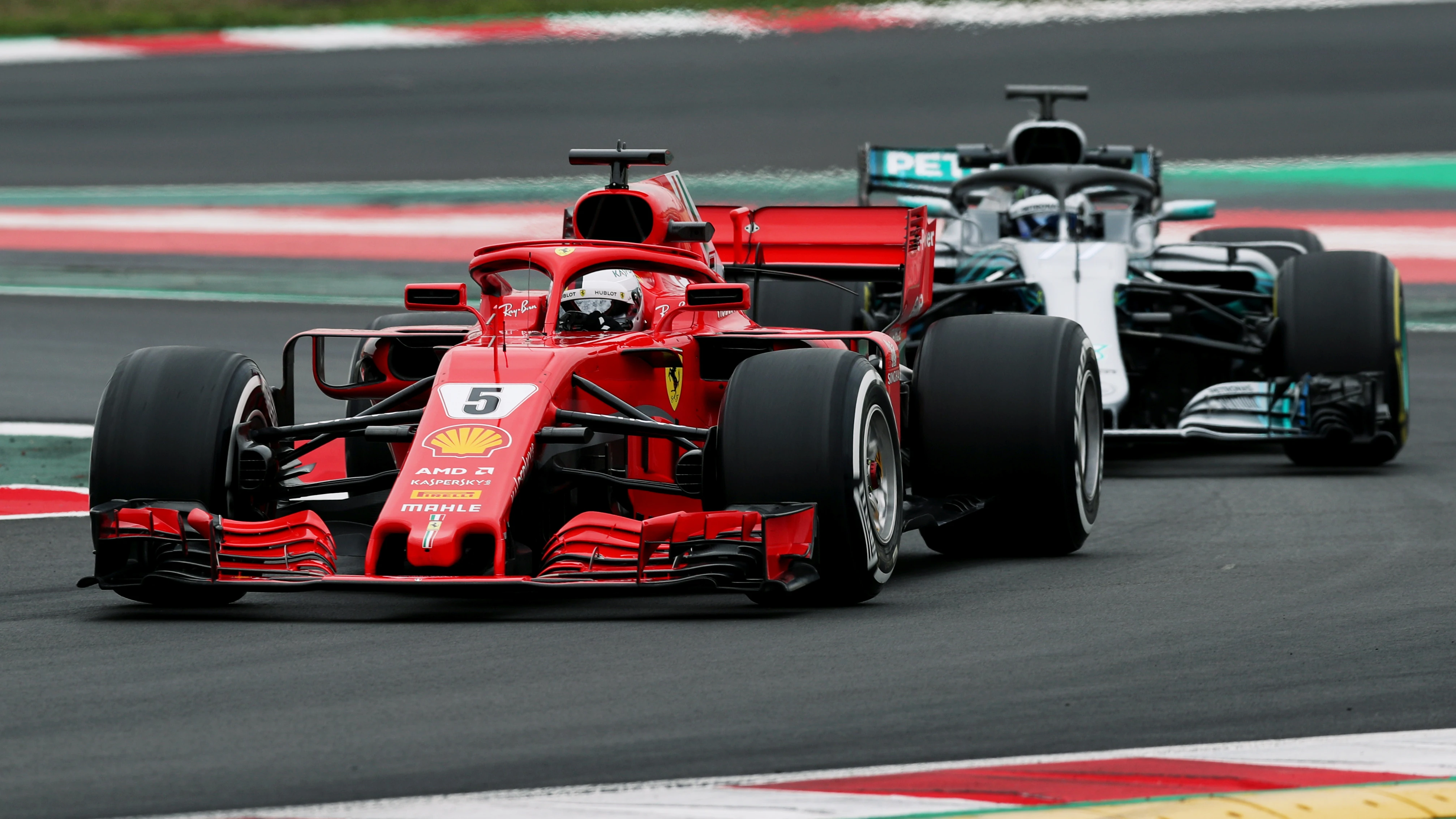 Vettel, delante de Bottas en Montmeló