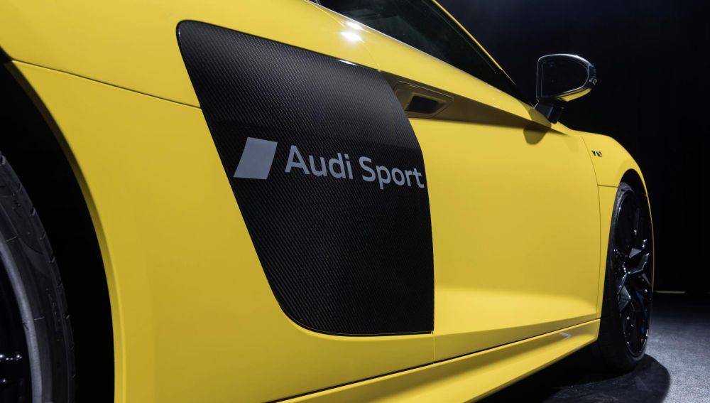 1034086_Audi-R8_02.jpg
