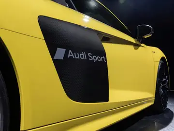 1034086_Audi-R8_02.jpg 1034086_Audi-R8_02.jpg