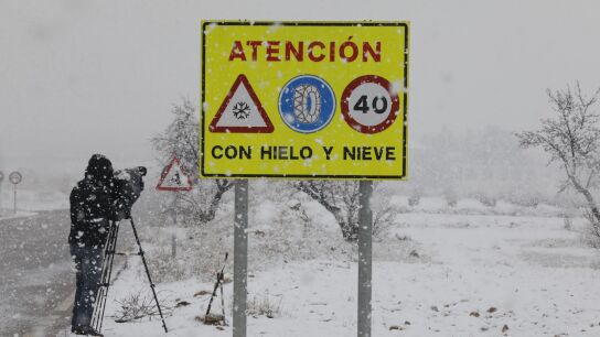 La borrasca "Emma" llega cargada de nieve, lluvia y fr&iacute;o